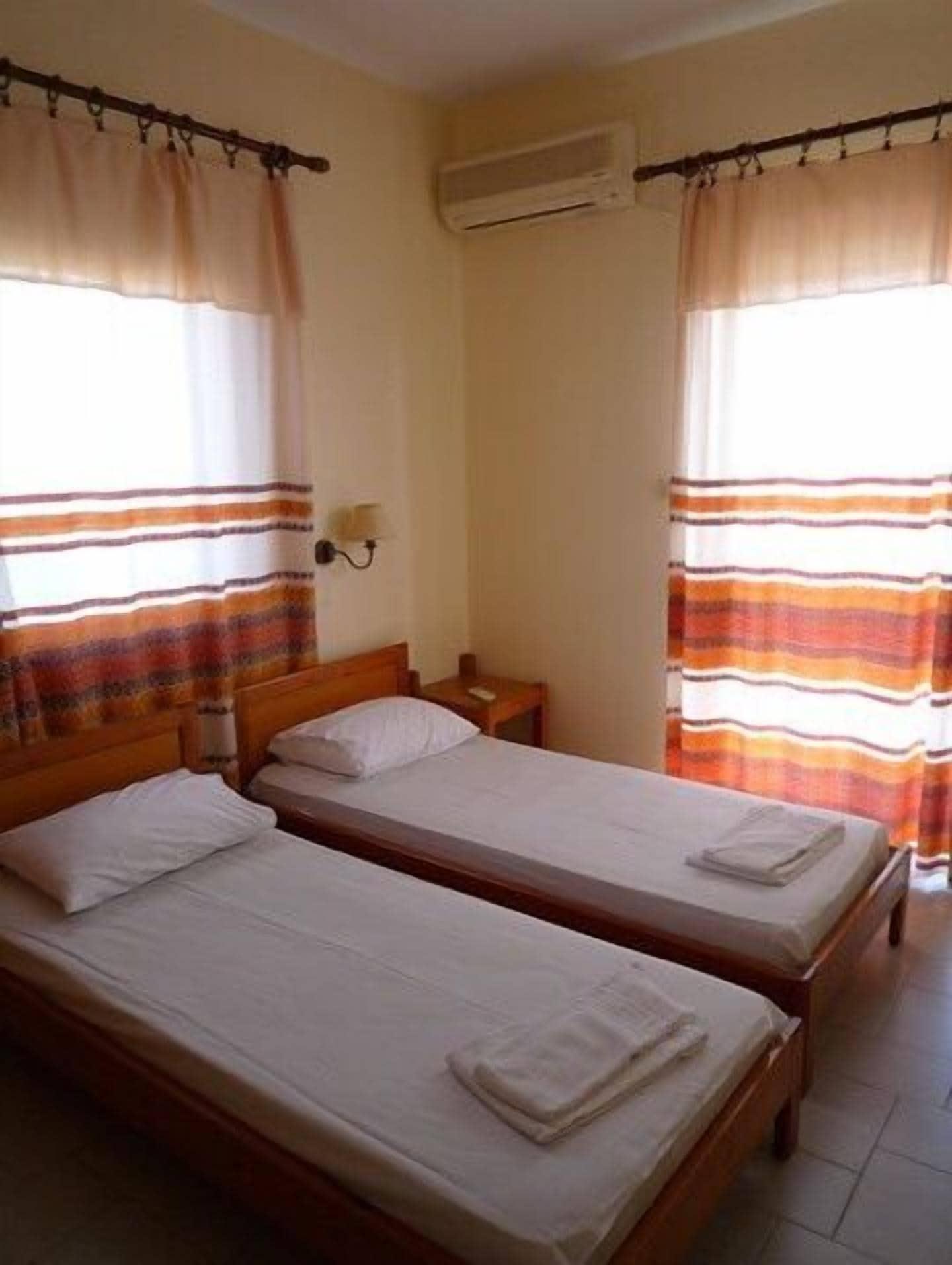 Haris Apartments Kokkini Hani Exterior photo