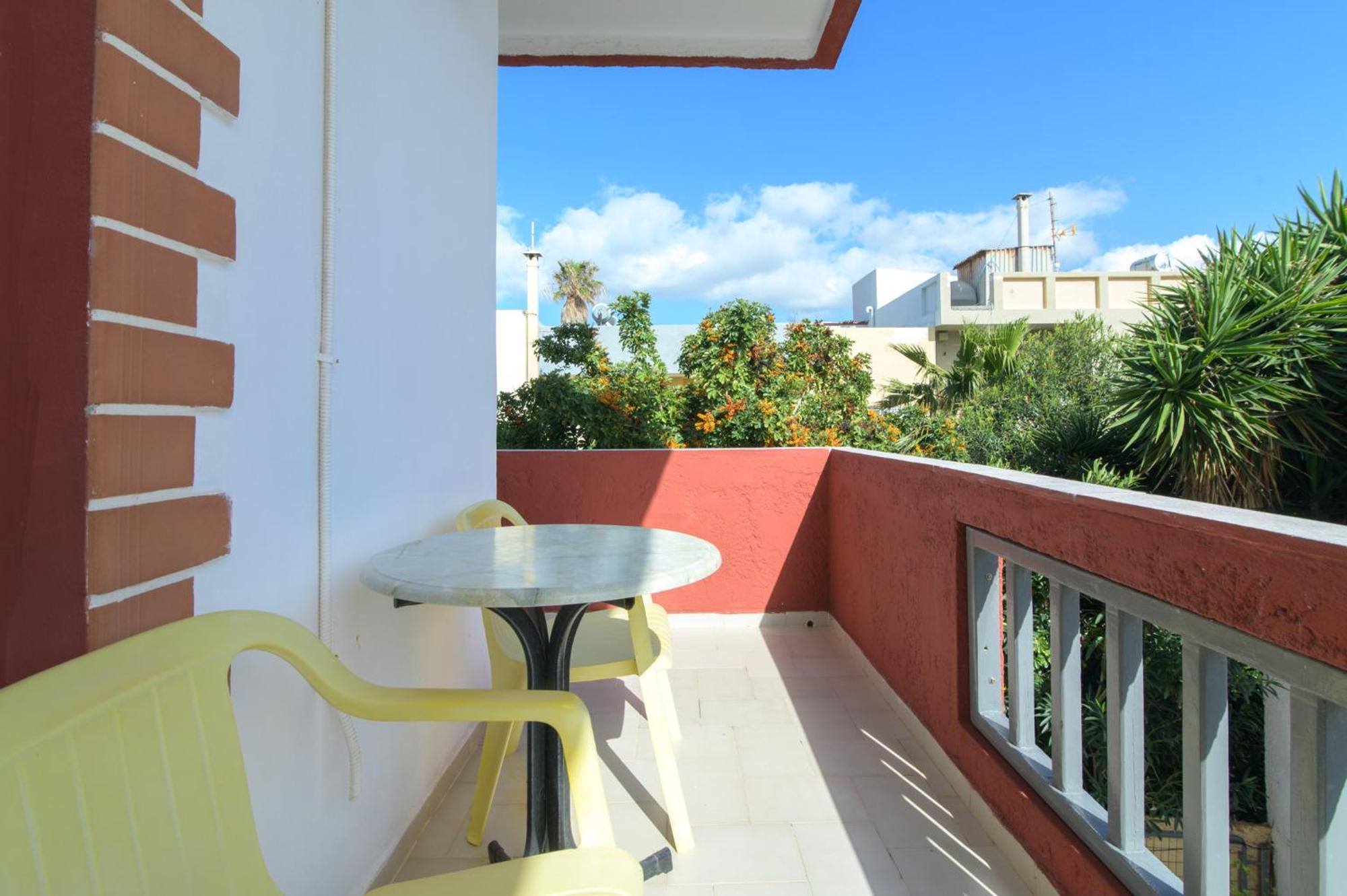 Haris Apartments Kokkini Hani Exterior photo